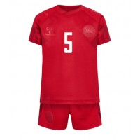 Dänemark Joakim Maehle #5 Fußballbekleidung Heimtrikot Kinder WM 2022 Kurzarm (+ kurze hosen)